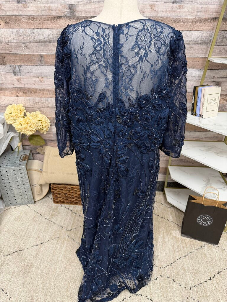 Mac Duggal Navy Silk, Lace and Beaded Evening Gown Mac Duggal Navy 24 women SPECIAL OCCASION