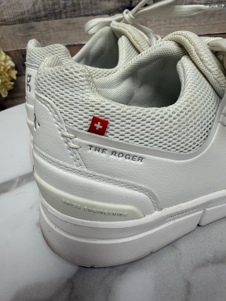 On White Roger Advantage Sneakers On Cloud White 7 women SNEAKERS
