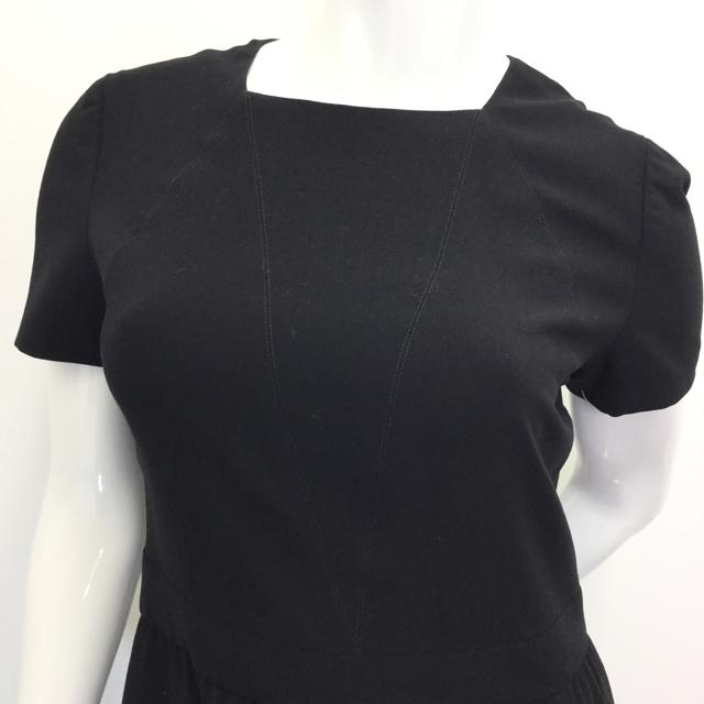 Women's Chanel Square Neck Dress. Size 40